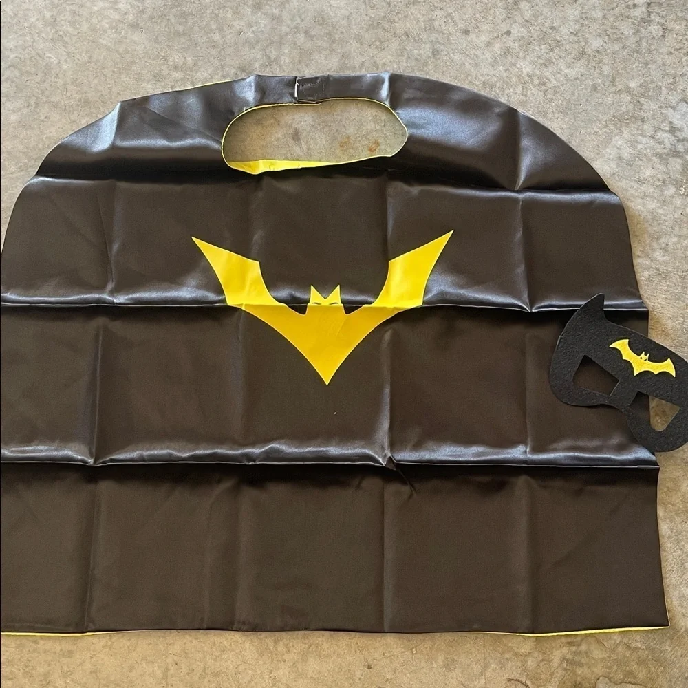 Kids Batman Hero Costume Cape and Mask, New in Package